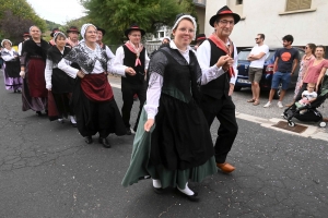 Beaux : 8 chars ont participé au défilé de la fête patronale (vidéo)