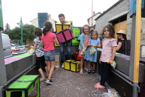 Beaux : 8 chars ont participé au défilé de la fête patronale (vidéo)