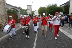 Beaux : 8 chars ont participé au défilé de la fête patronale (vidéo)