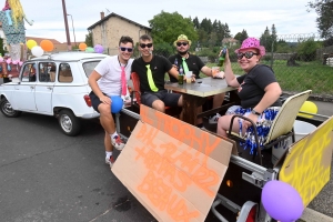 Beaux : 8 chars ont participé au défilé de la fête patronale (vidéo)