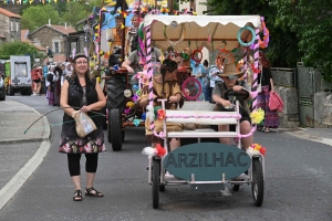 Beaux : 8 chars ont participé au défilé de la fête patronale (vidéo)