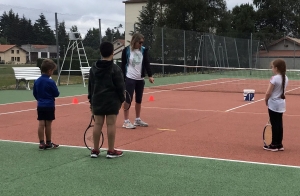 Une initiation tennis dominicale sous des températures idéales à Montfaucon