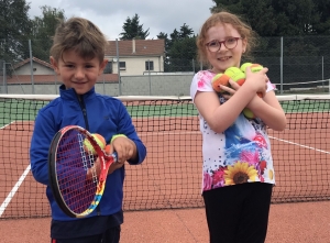 Une initiation tennis dominicale sous des températures idéales à Montfaucon