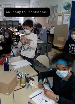 Des jouets optiques en transit à l’école publique de Montfaucon-en-Velay