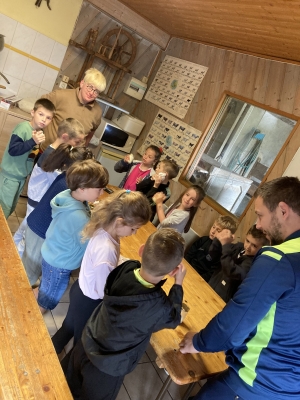 Saint-Maurice-de-Lignon : les CP-CE1 de l&#039;école publique dans une ferme pédagogique