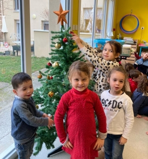 Les Villettes : les élèves de l&#039;école Saint-Louis ont cheminé vers Noël