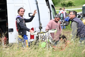 Le mobcross d&#039;Araules fait voler la terre et la poussière