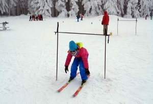 Sainte-Sigolène : les écoliers de Germaine-Tillion découvrent le ski de fond dans le Meygal