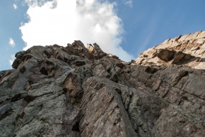 Le Rocher de Costaros à Chamalières-sur-Loire, un site prisé des grimpeurs et des faucons pèlerins