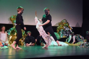 Dunières : les écoliers et collégiens font danser les robes d&#039;Adèle Duportal