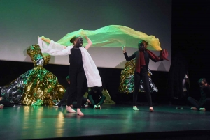 Dunières : les écoliers et collégiens font danser les robes d&#039;Adèle Duportal