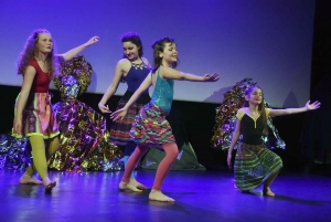 Dunières : les écoliers et collégiens font danser les robes d&#039;Adèle Duportal