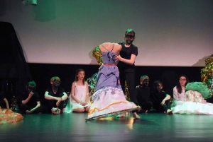 Dunières : les écoliers et collégiens font danser les robes d&#039;Adèle Duportal