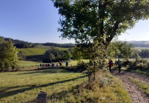 Des responsables de clubs de randonnée apprécient les ressources du territoire