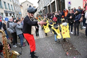 Monistrol-sur-Loire : un bestiaire de 900 enfants pour le Carnaval dans les rues