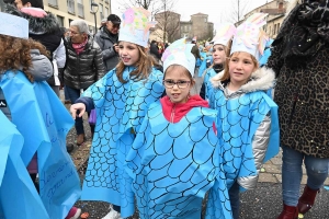 Monistrol-sur-Loire : un bestiaire de 900 enfants pour le Carnaval dans les rues