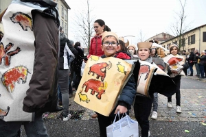 Monistrol-sur-Loire : un bestiaire de 900 enfants pour le Carnaval dans les rues