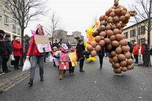 Monistrol-sur-Loire : un bestiaire de 900 enfants pour le Carnaval dans les rues