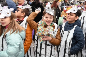 Monistrol-sur-Loire : un bestiaire de 900 enfants pour le Carnaval dans les rues