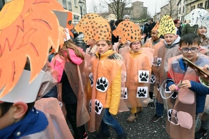 Monistrol-sur-Loire : un bestiaire de 900 enfants pour le Carnaval dans les rues