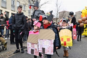 Monistrol-sur-Loire : un bestiaire de 900 enfants pour le Carnaval dans les rues