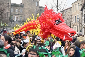 Monistrol-sur-Loire : un bestiaire de 900 enfants pour le Carnaval dans les rues