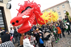 Monistrol-sur-Loire : un bestiaire de 900 enfants pour le Carnaval dans les rues