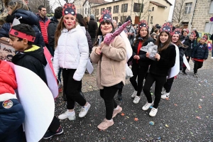 Monistrol-sur-Loire : un bestiaire de 900 enfants pour le Carnaval dans les rues