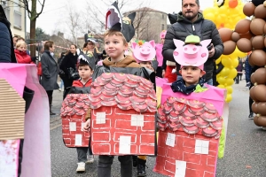 Monistrol-sur-Loire : un bestiaire de 900 enfants pour le Carnaval dans les rues