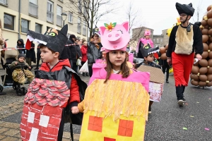 Monistrol-sur-Loire : un bestiaire de 900 enfants pour le Carnaval dans les rues