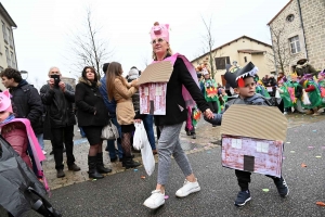 Monistrol-sur-Loire : un bestiaire de 900 enfants pour le Carnaval dans les rues