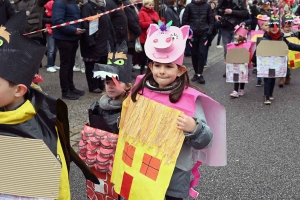 Monistrol-sur-Loire : un bestiaire de 900 enfants pour le Carnaval dans les rues