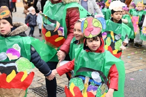 Monistrol-sur-Loire : un bestiaire de 900 enfants pour le Carnaval dans les rues