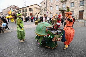 Monistrol-sur-Loire : un bestiaire de 900 enfants pour le Carnaval dans les rues