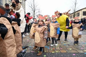 Monistrol-sur-Loire : un bestiaire de 900 enfants pour le Carnaval dans les rues