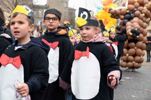 Monistrol-sur-Loire : un bestiaire de 900 enfants pour le Carnaval dans les rues