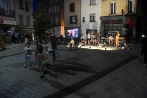 Yssingeaux : une soirée musicale et festive sur la place Carnot avec Just Music