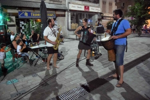 Yssingeaux : une soirée musicale et festive sur la place Carnot avec Just Music