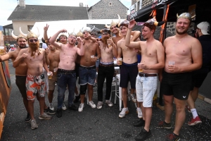 Saint-Front : les hameaux animent le village pour le défilé des chars (vidéo)