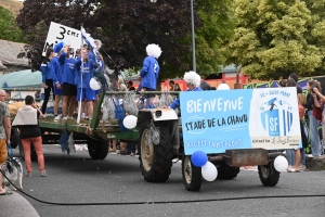 Saint-Front : les hameaux animent le village pour le défilé des chars (vidéo)