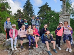 Les CE2-CM1 de l’école de Grazac à la passerelle des Gorges du Lignon