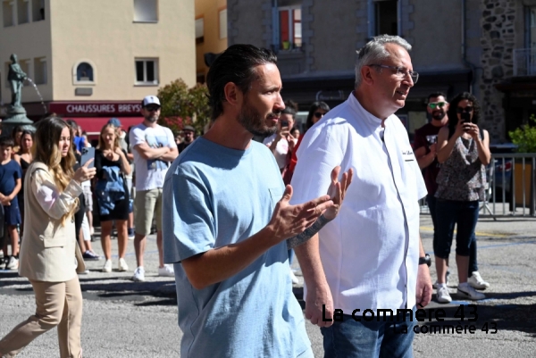 Cédric Grolet, ici en 2022 avec Pascal Liotier à Yssingeaux||Le terrain se trouve à côté du magasin Gamm Vert, sur la route de &quot;Sarlis&quot;||