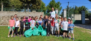 Monistrol-sur-Loire : les écoliers de Notre-Dame-du-Château ramassent les déchets