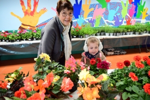 Lapte : le marché aux fleurs, aux plants de légumes et créations artisanales est en place à &quot;Verne&quot;