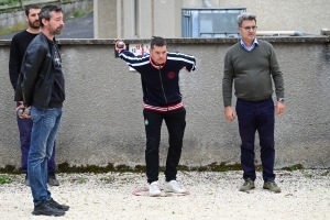 Dunières : chez Vial Frères, la semaine de travail se termine par un concours de pétanque