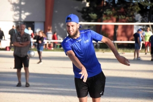 Les Villettes : le concours de pétanque bat un record de participation