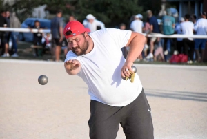 Les Villettes : le concours de pétanque bat un record de participation