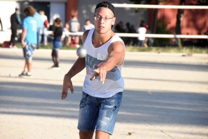 Les Villettes : le concours de pétanque bat un record de participation