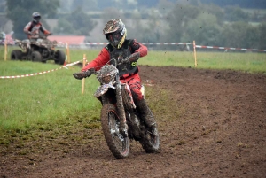 Montfaucon-en-Velay : un bain de boue pour 224 pilotes de motos et quads