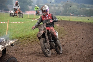 Montfaucon-en-Velay : un bain de boue pour 224 pilotes de motos et quads